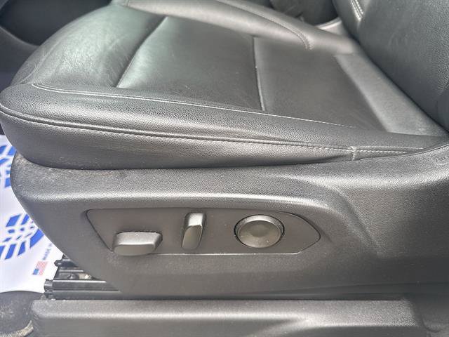 Used 2022 Chevrolet Suburban LT AWD/4WD image 14