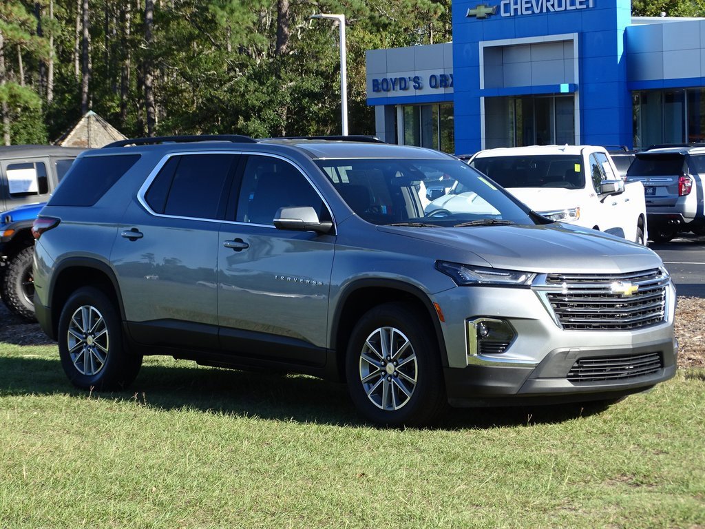 Used 2023 Chevrolet Traverse LT