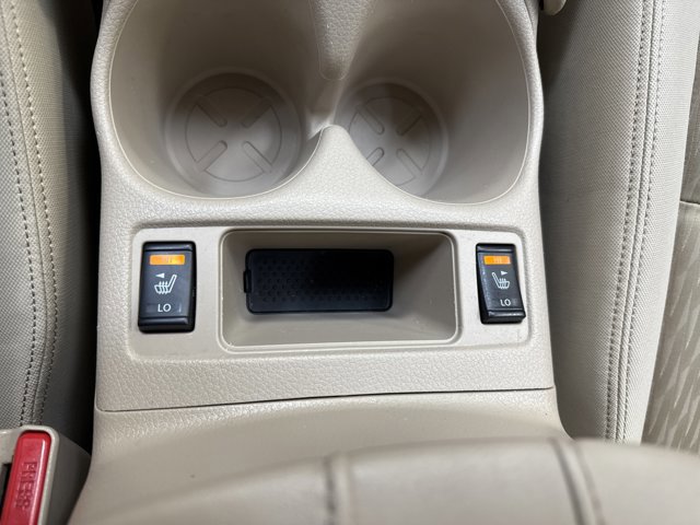 Used 2018 Nissan Rogue SV w/ Sun & Sound Touring Package image 29