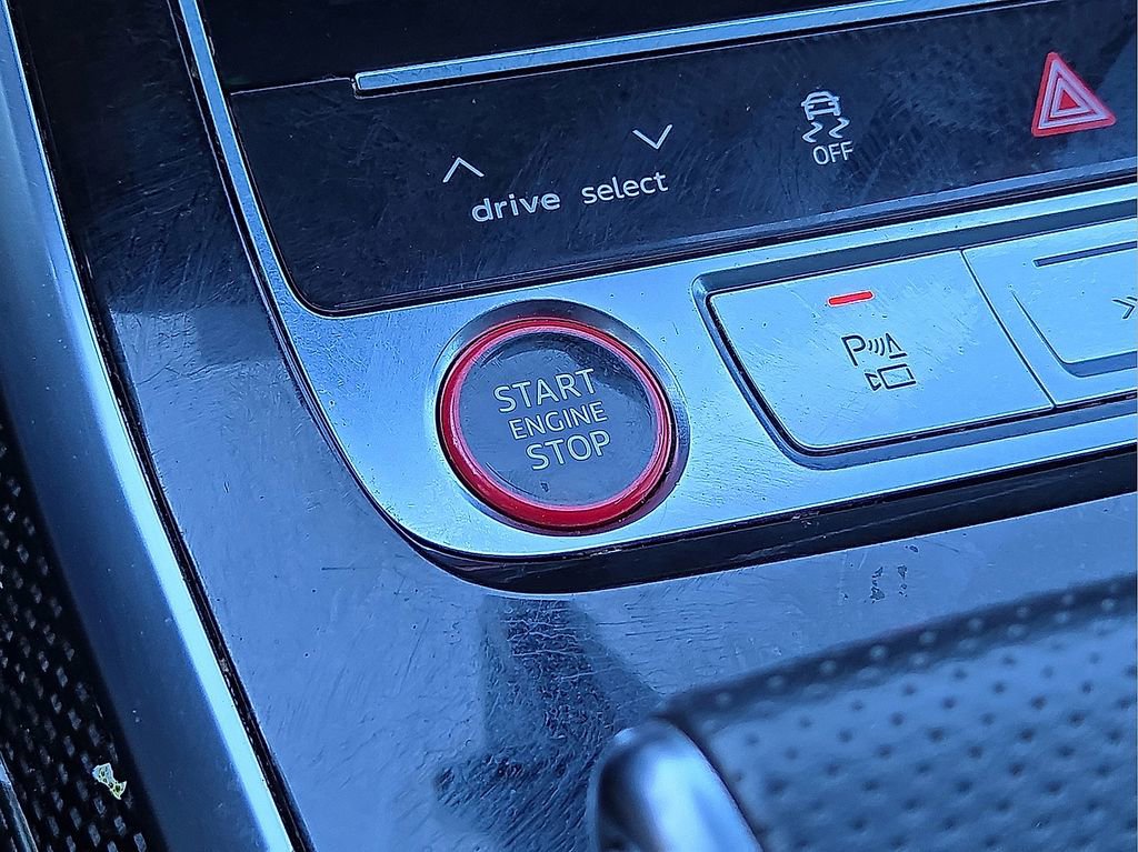 Used 2023 Audi SQ8 Prestige w/ Prestige Package image 29