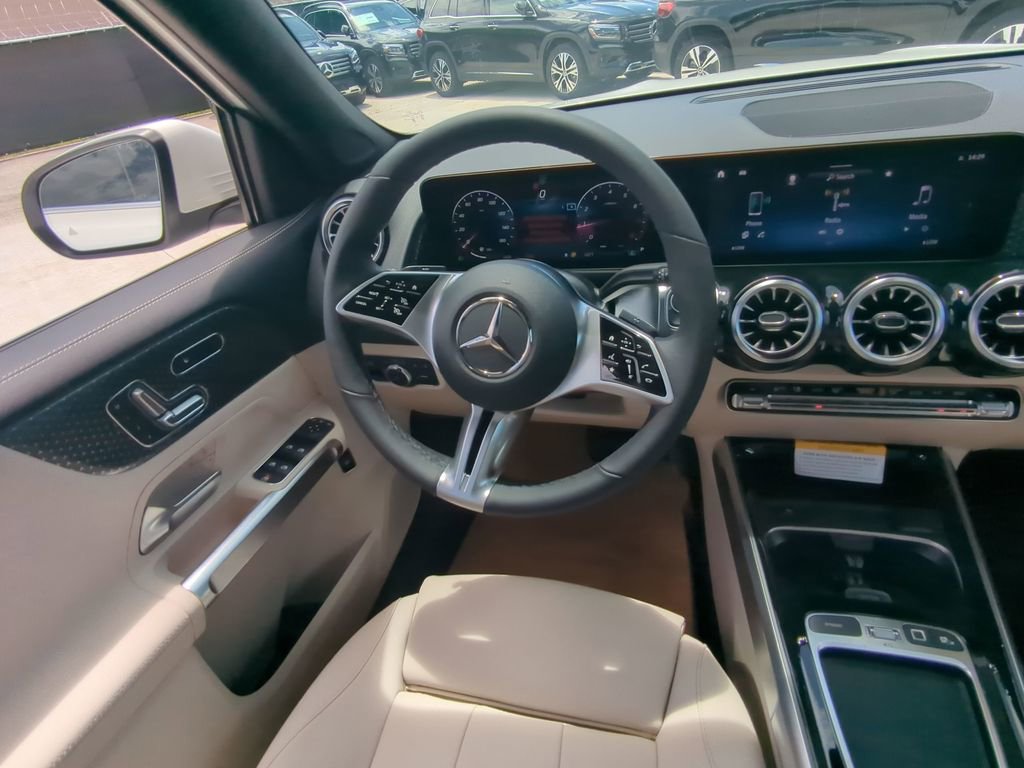 New 2025 Mercedes-Benz GLB 250 GLB 250 image 3