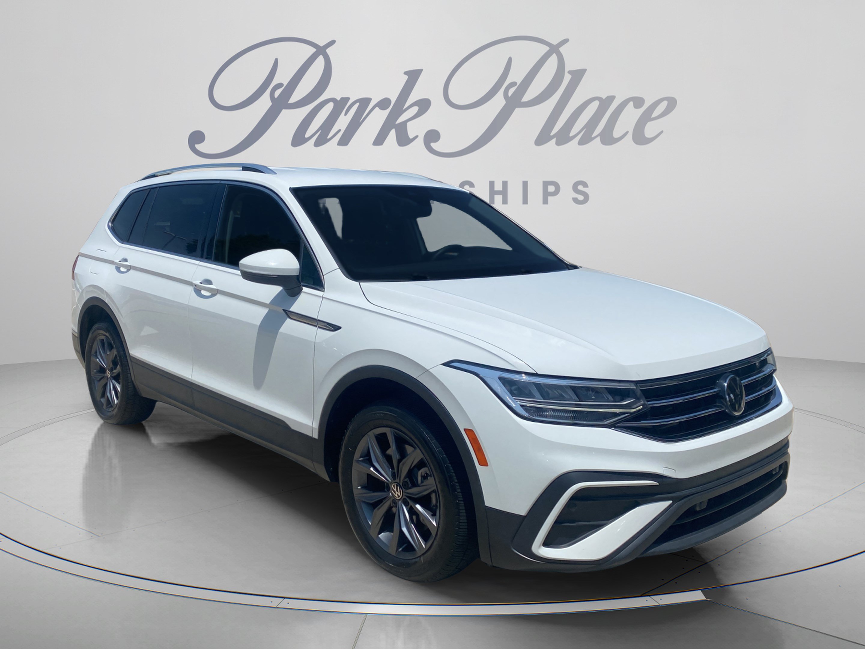 Used 2022 Volkswagen Tiguan SE FWD image 8