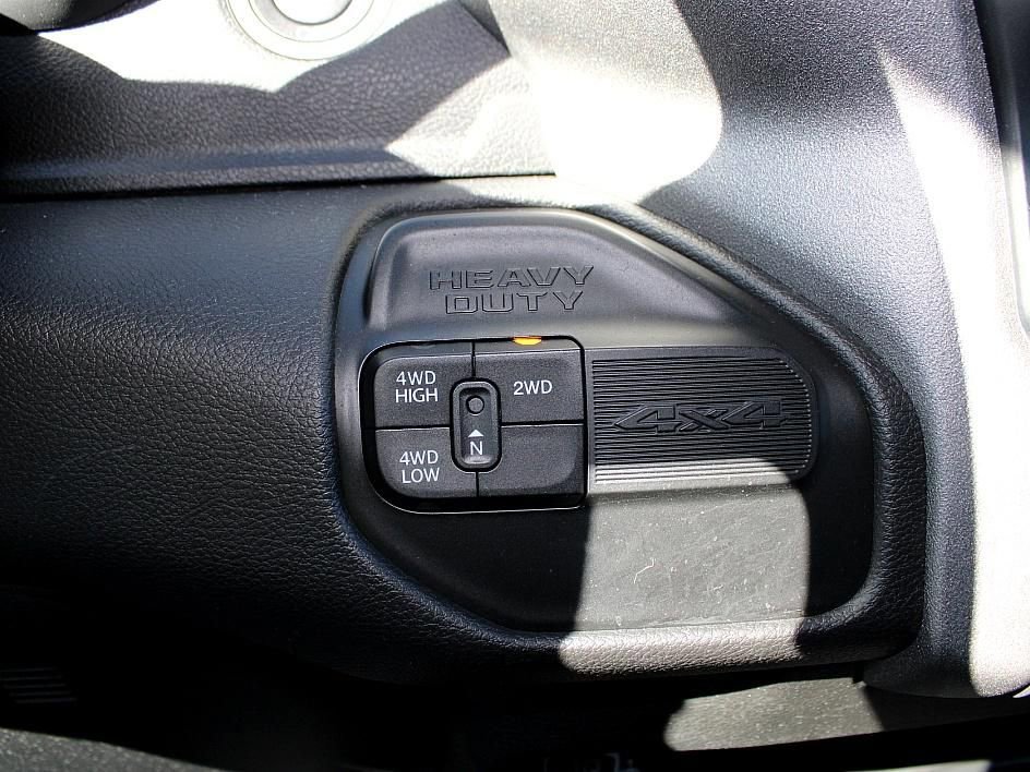 Used 2024 RAM 2500 Tradesman w/ Chrome Appearance Group image 18