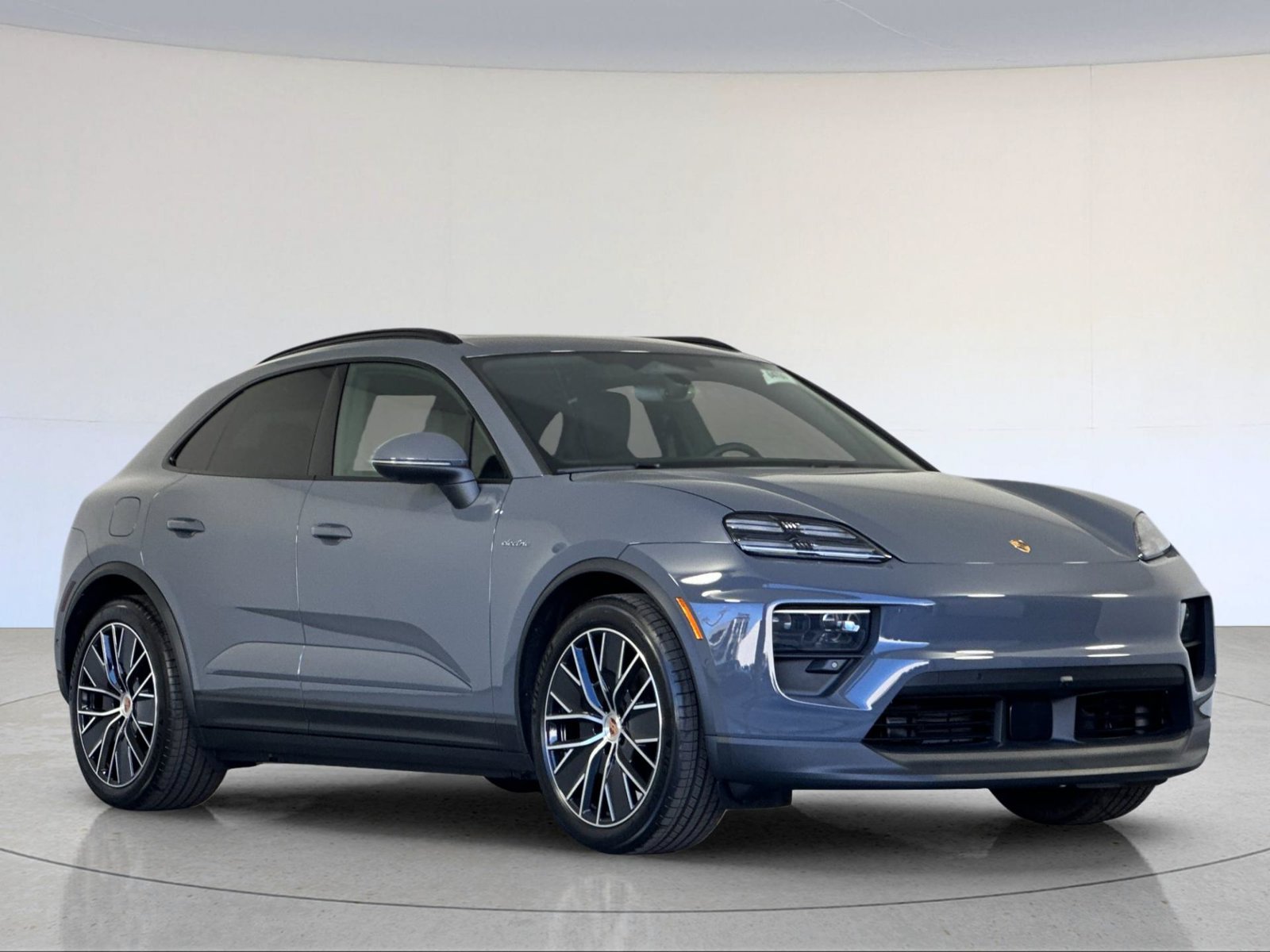 New 2026 Porsche Macan 4 Electric AWD/4WD image 10