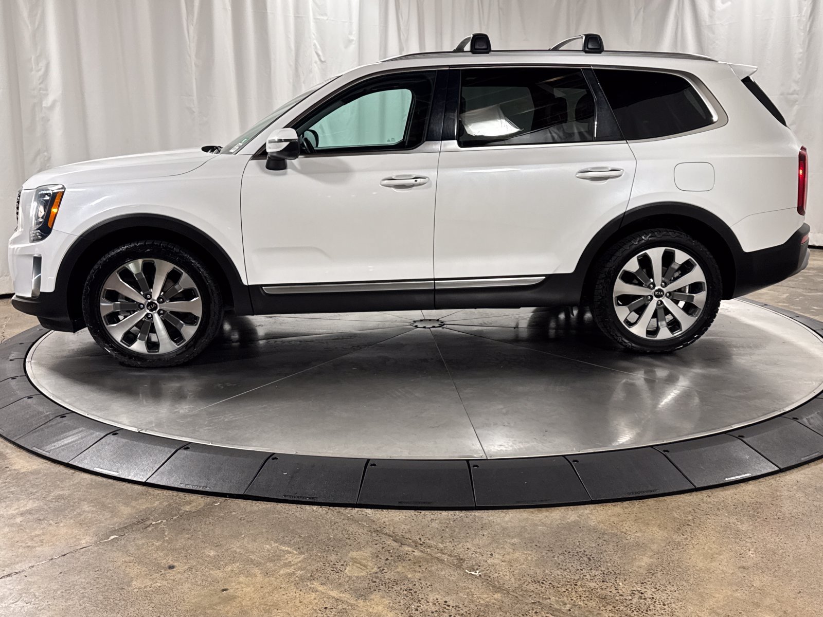 Used 2021 Kia Telluride S AWD/4WD image 8