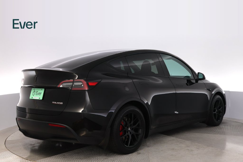 Used 2023 Tesla Model Y Performance AWD/4WD image 3