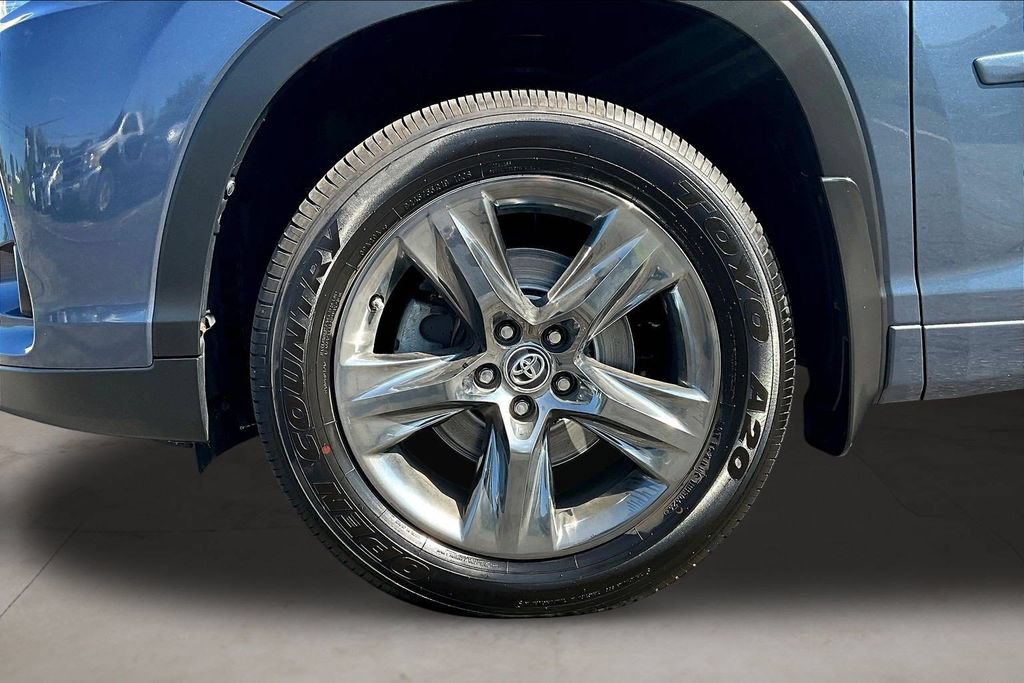 Used 2018 Toyota Highlander Limited Platinum AWD/4WD image 35