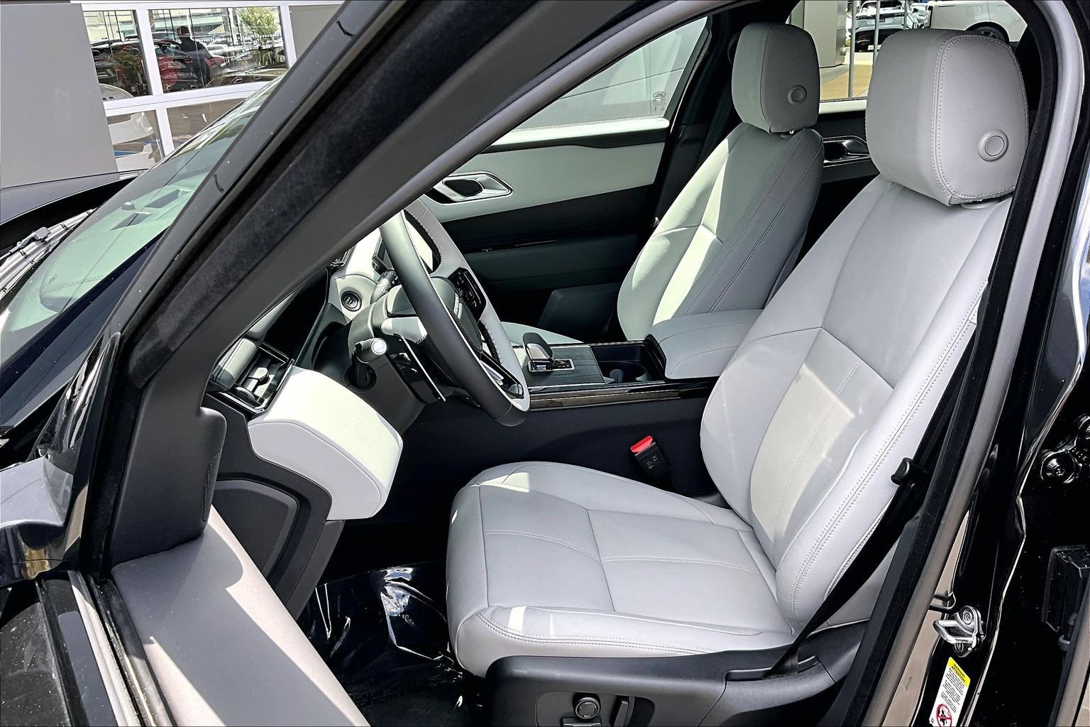 New 2026 Land Rover Range Rover Velar Dynamic SE AWD/4WD image 9