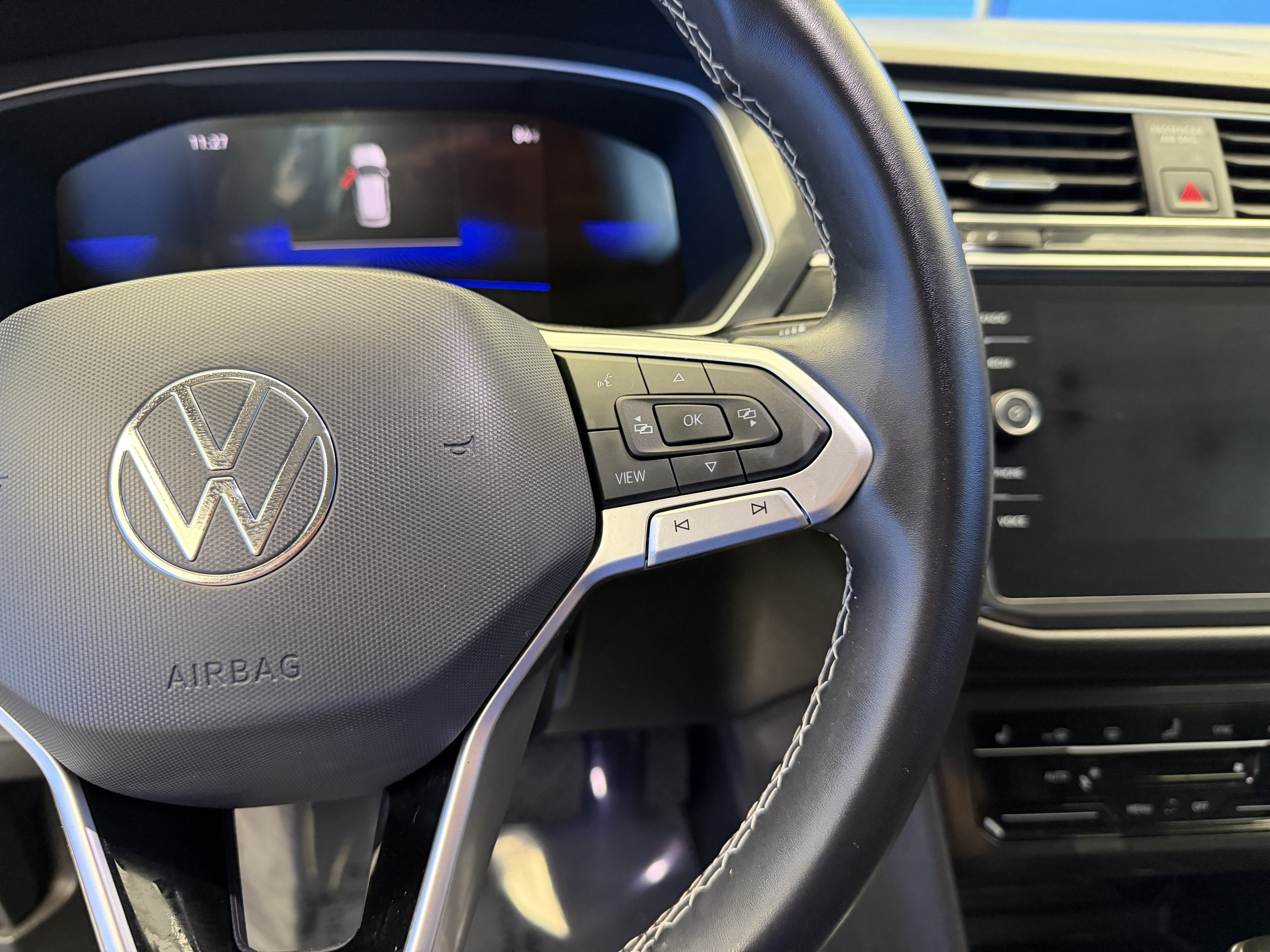 Certified 2023 Volkswagen Tiguan SE FWD image 16