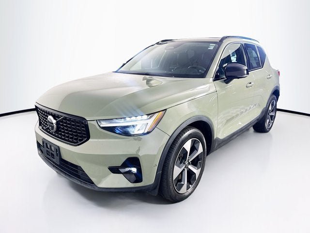Used 2023 Volvo XC40 B5 Plus w/ Driver Assist Package
