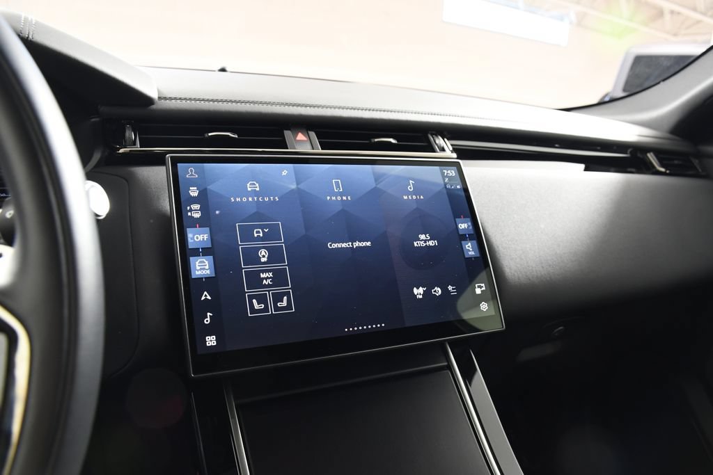 Certified 2026 Land Rover Range Rover Velar Dynamic SE AWD/4WD image 32