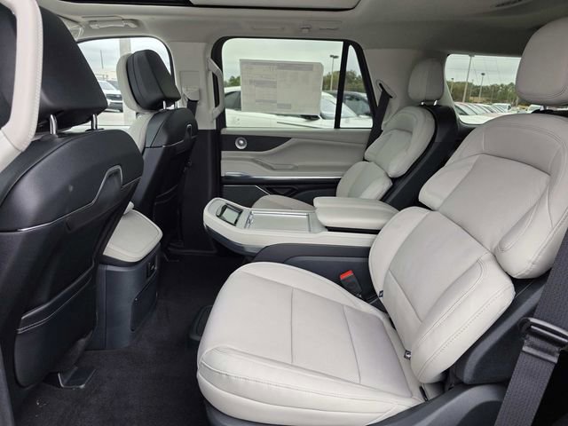 New 2026 Lincoln Navigator Reserve AWD/4WD image 23