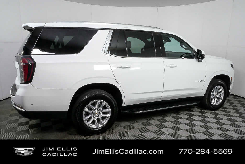 Used 2025 Chevrolet Tahoe LT RWD image 2