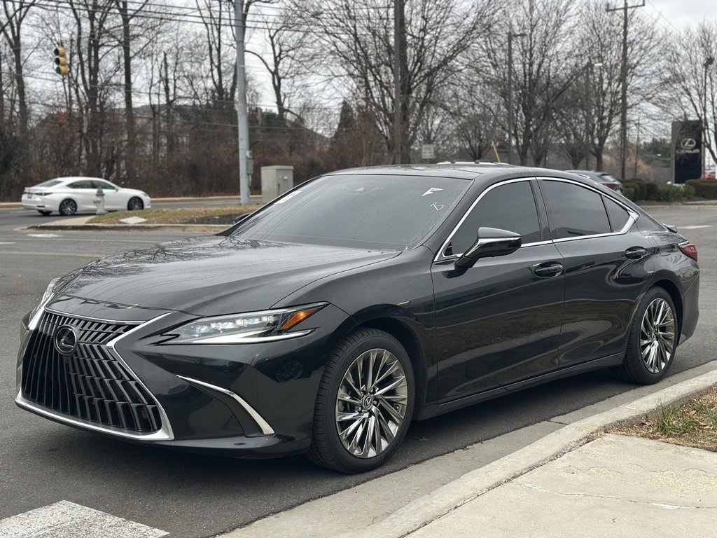Used 2024 Lexus ES 350 Ultra Luxury image 3