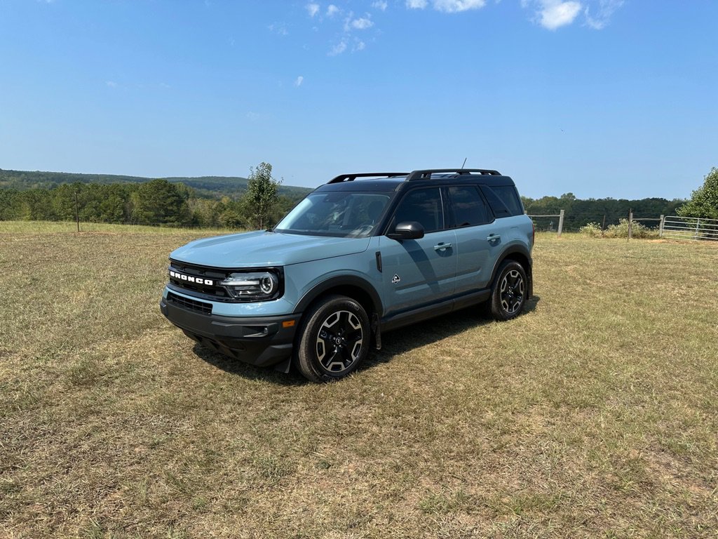Used 2022 Ford Bronco Sport Outer Banks w/ Tech Package image 1
