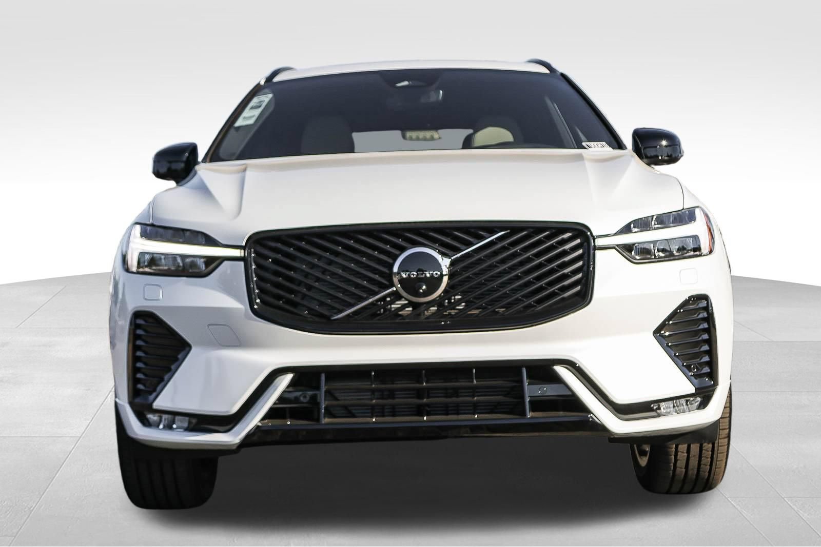 New 2026 Volvo XC60 B5 Plus w/ Climate Package AWD/4WD image 2