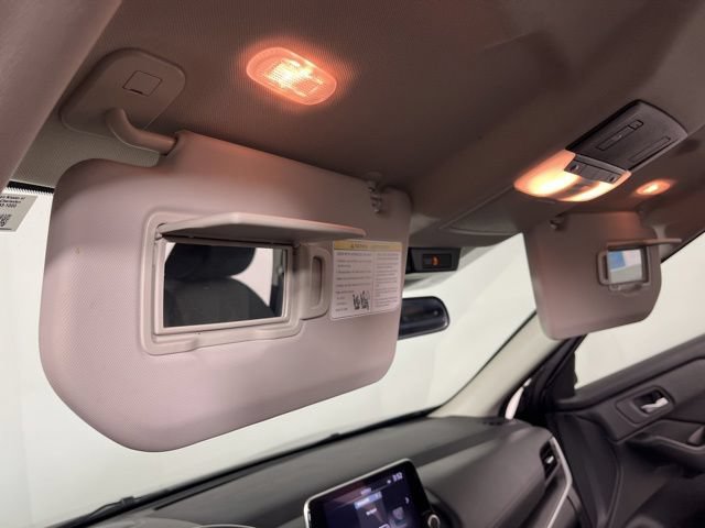 Used 2025 Nissan Rogue SV FWD image 35