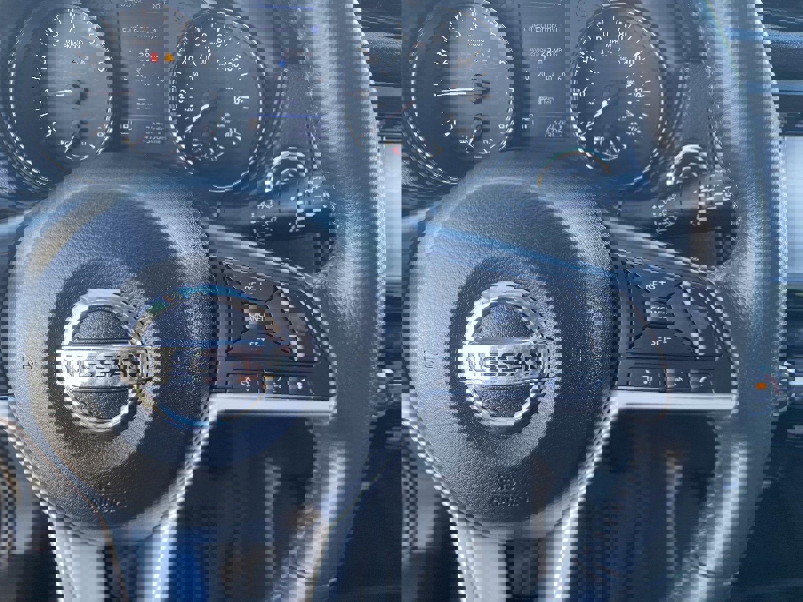 Used 2018 Nissan Rogue SV image 27