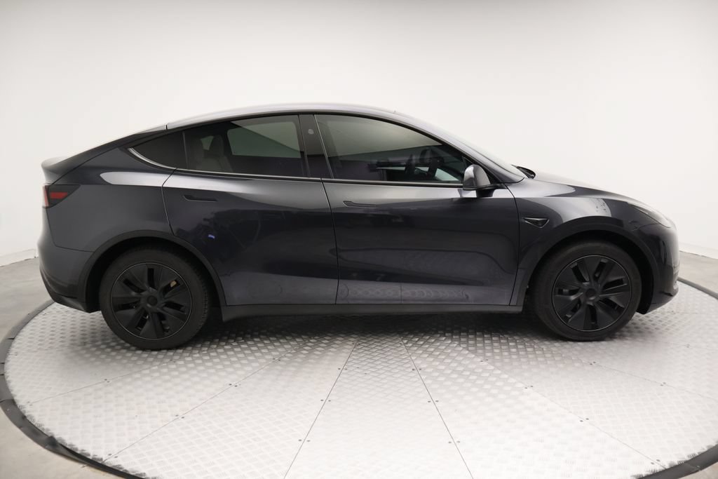 Used 2025 Tesla Model Y Long Range RWD image 7