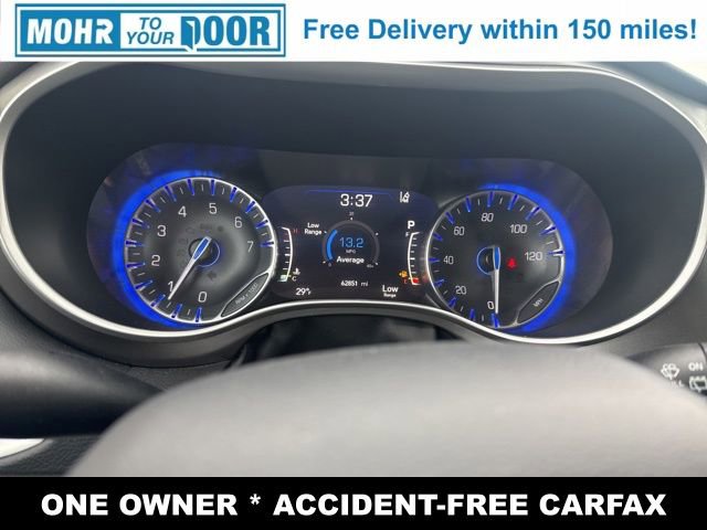 Used 2024 Chrysler Pacifica Touring-L image 16