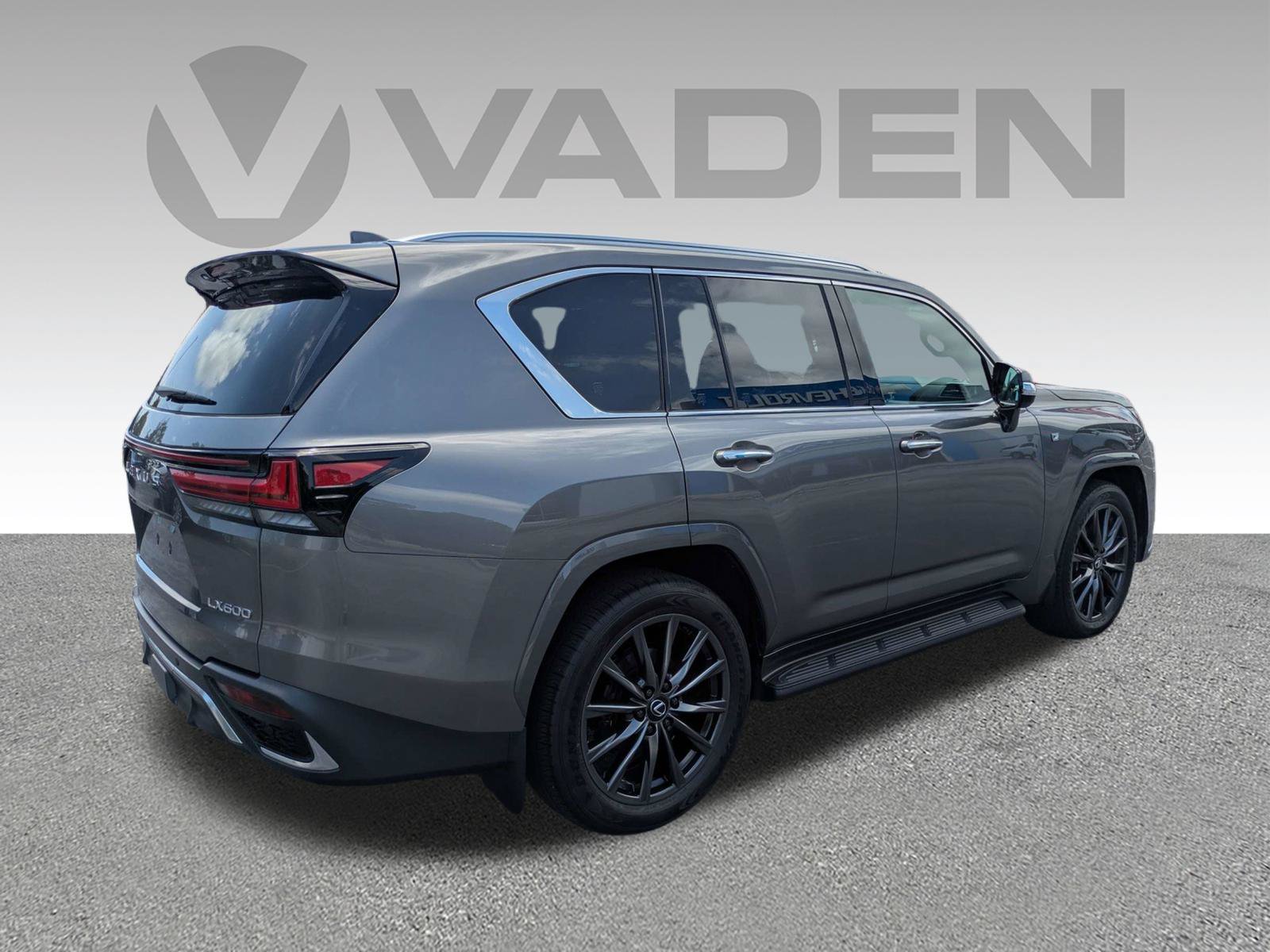 Used 2026 Lexus LX 600 F Sport w/ Accessory Package (Z1) AWD/4WD image 26