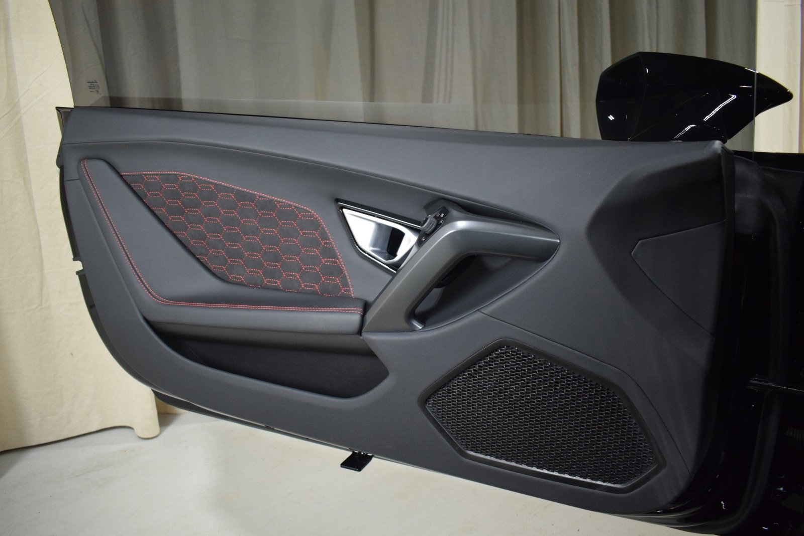 Used 2023 Lamborghini Huracan EVO image 40