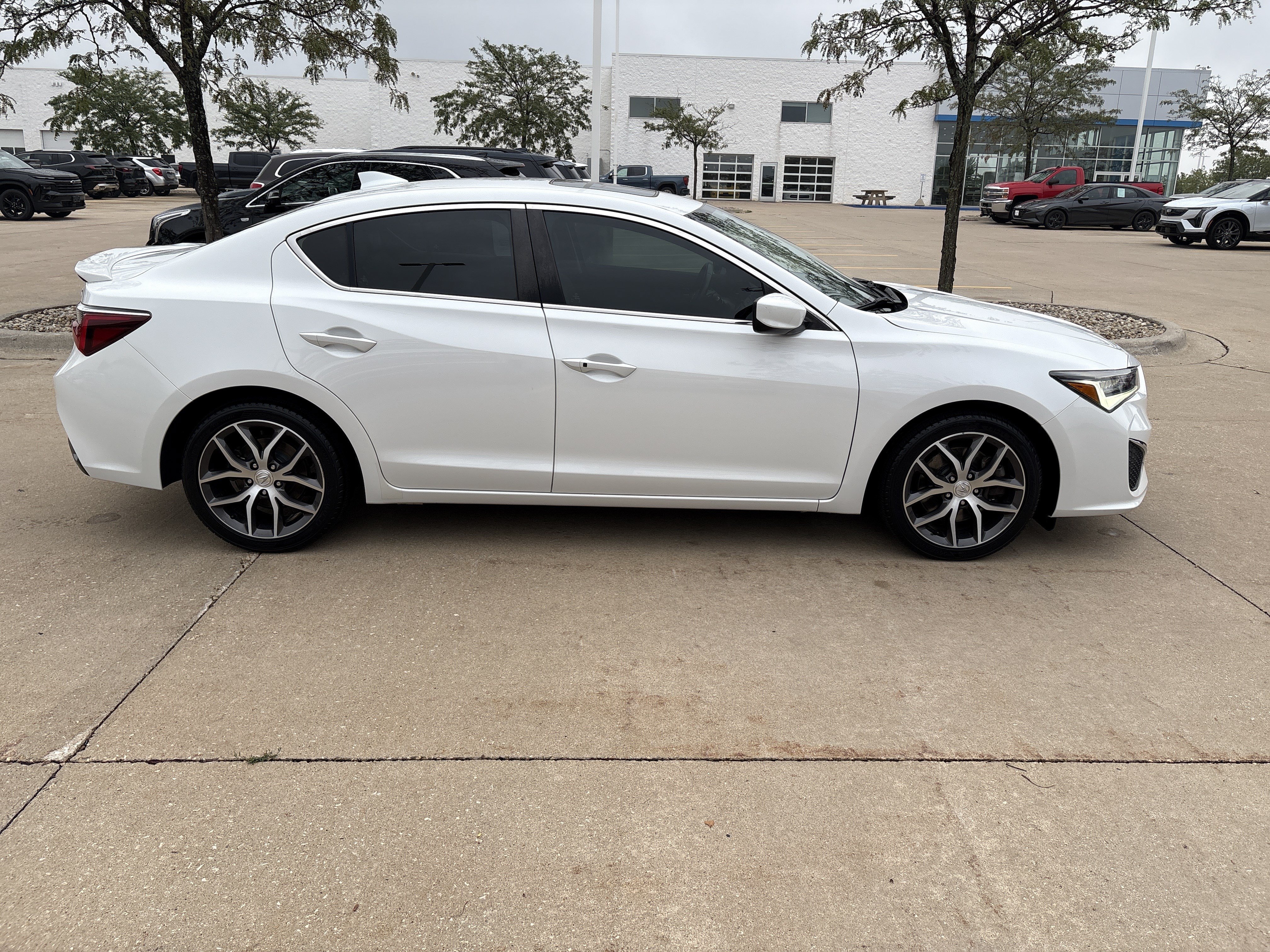 Used 2019 Acura ILX FWD image 8