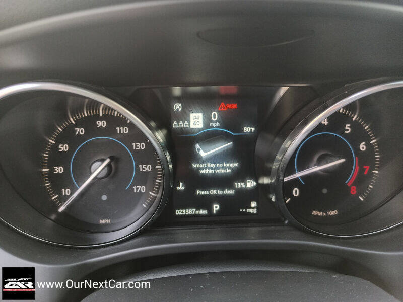 Used 2020 Jaguar F-PACE Premium image 27