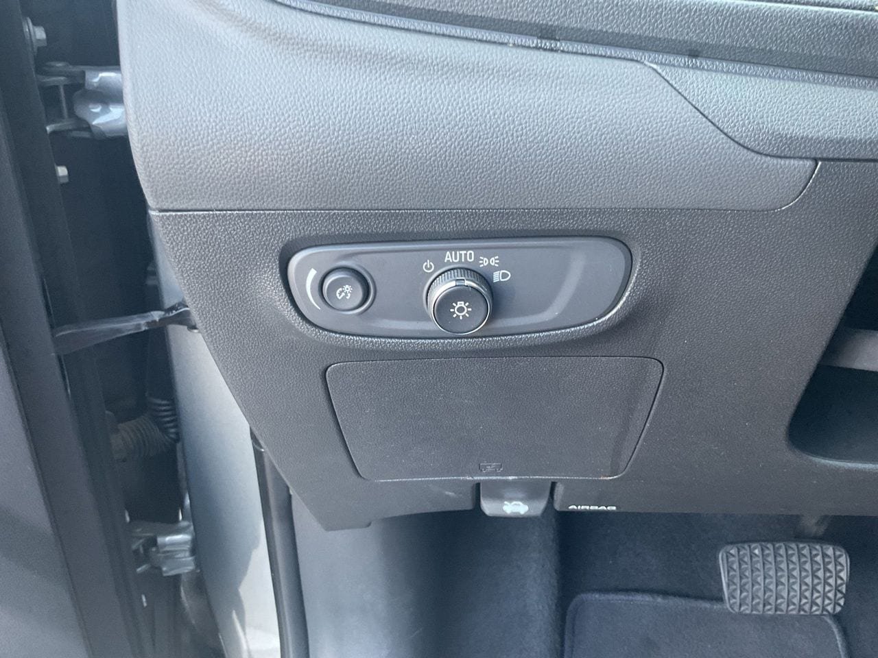 Used 2025 Buick Encore GX Preferred FWD image 19