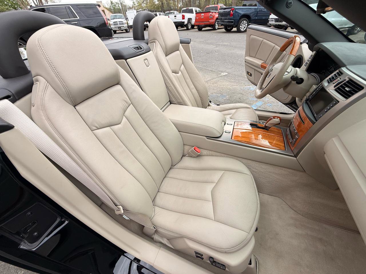 Used 2006 Cadillac XLR image 17
