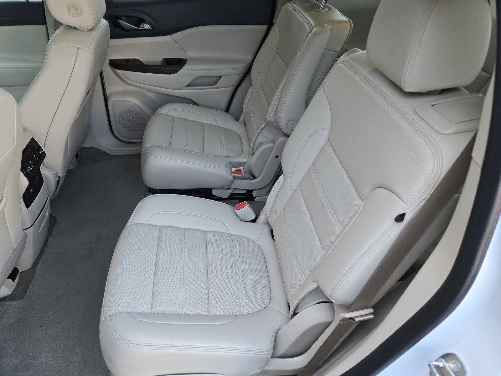 Certified 2023 GMC Acadia Denali w/ Denali Ultimate Package AWD/4WD image 10