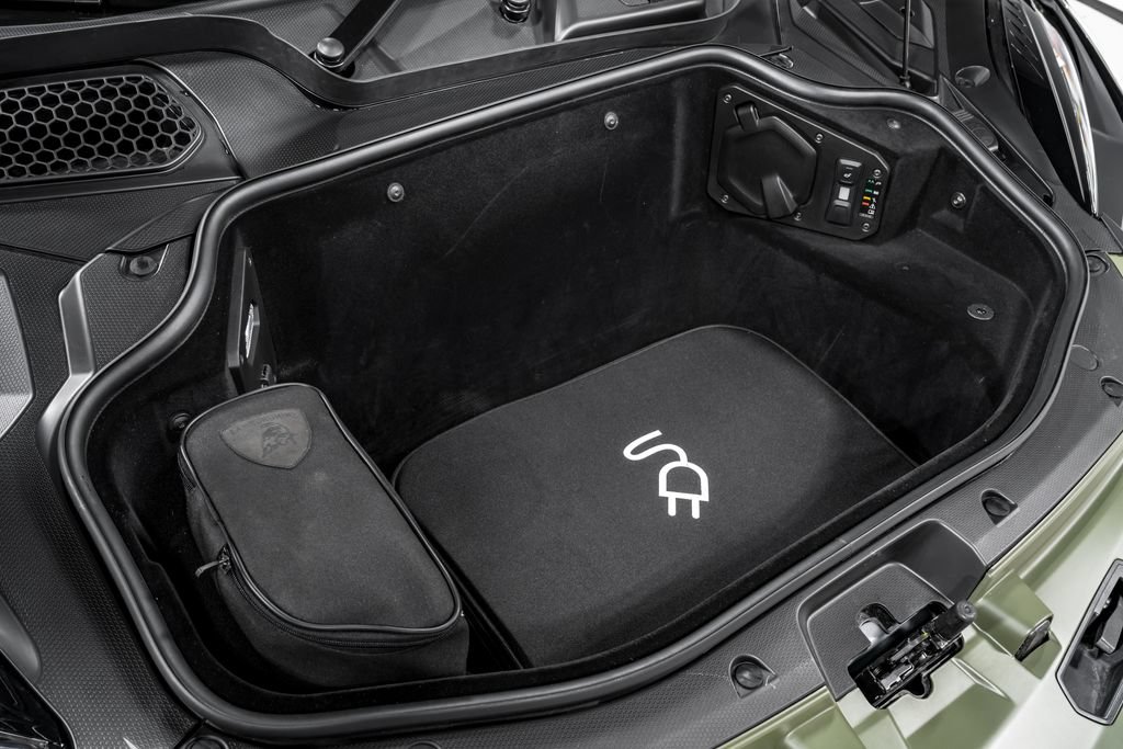 Used 2024 Lamborghini Revuelto AWD/4WD image 42