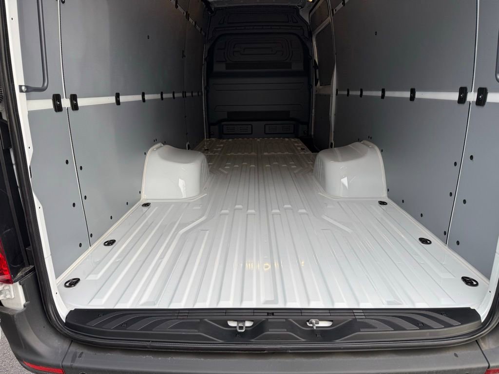 New 2025 Mercedes-Benz Sprinter 4500 image 13