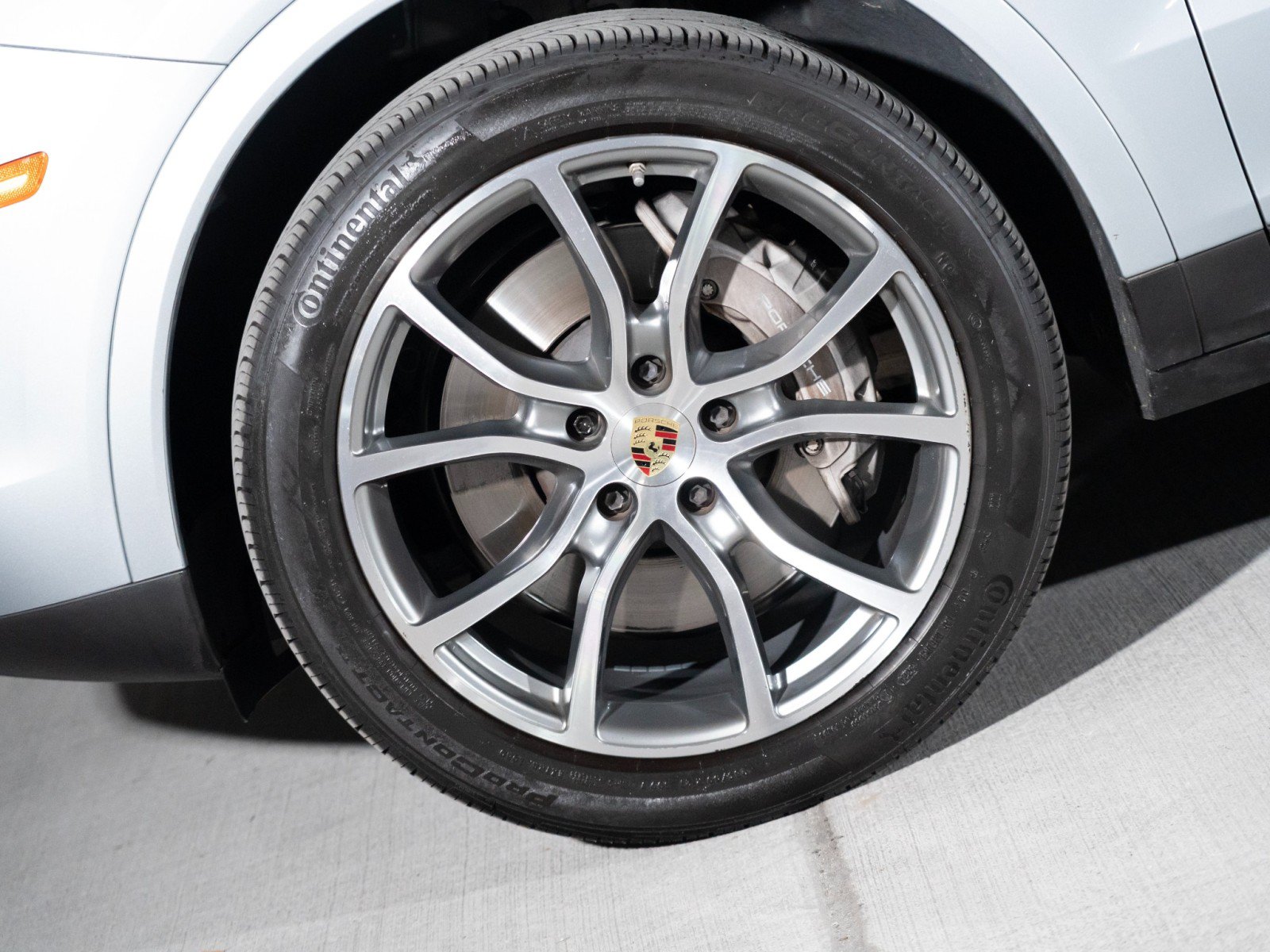 Certified 2023 Porsche Cayenne AWD/4WD image 11