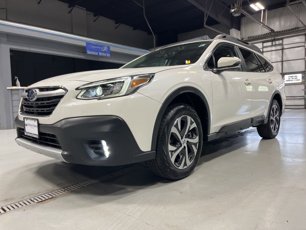 Certified 2022 Subaru Outback Limited AWD/4WD image 4