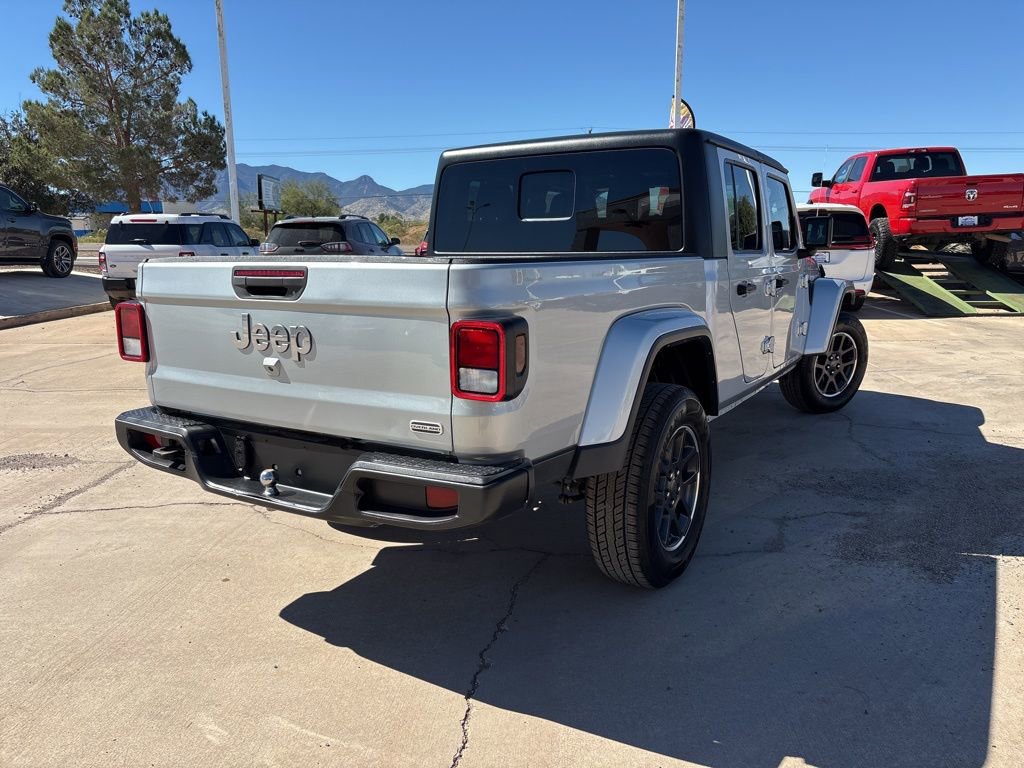 Certified 2023 Jeep Gladiator Overland AWD/4WD image 5