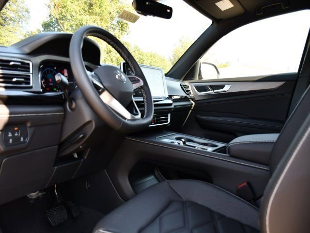 New 2026 Volkswagen Atlas Cross Sport SE image 13