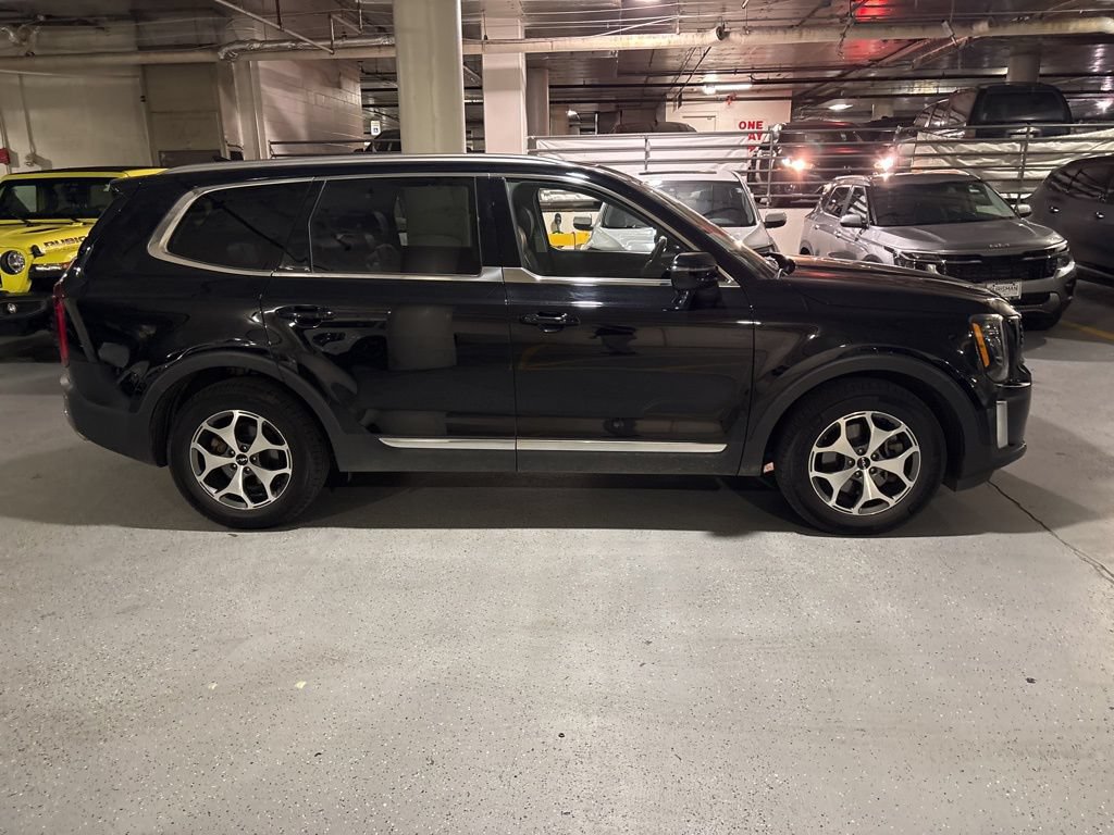 Used 2022 Kia Telluride EX AWD/4WD image 2