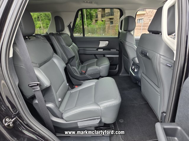 New 2026 Ford Expedition Active RWD image 13