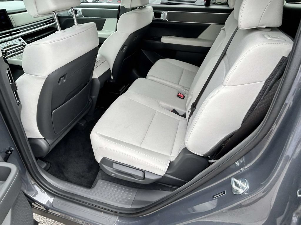 Certified 2026 Hyundai Santa Fe SE FWD image 8