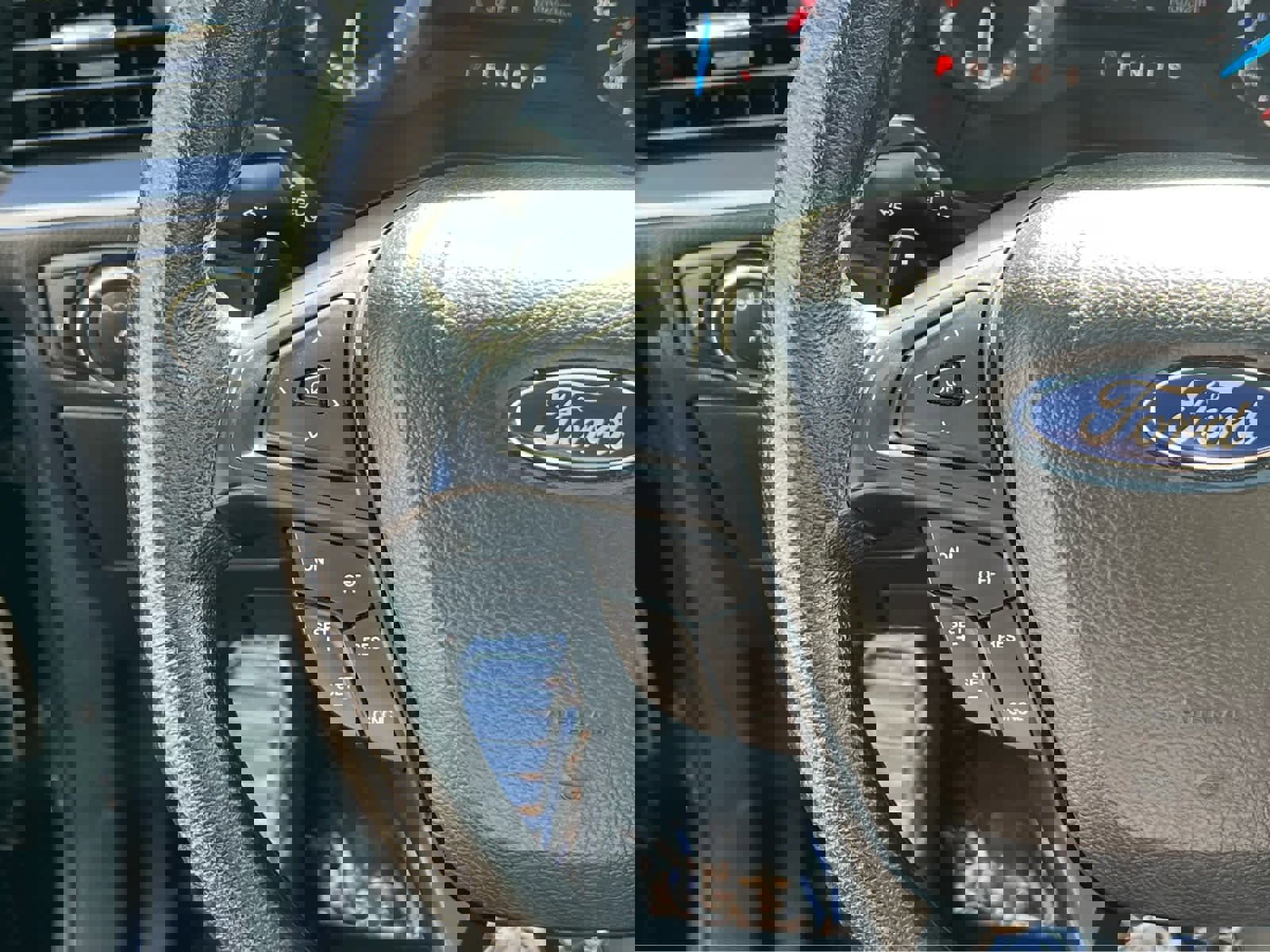 Used 2017 Ford Edge SE image 32