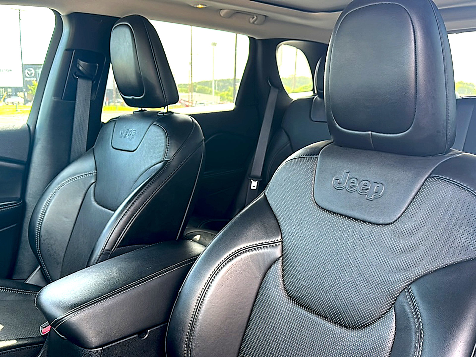 Used 2022 Jeep Cherokee Limited w/ Elite Package image 14