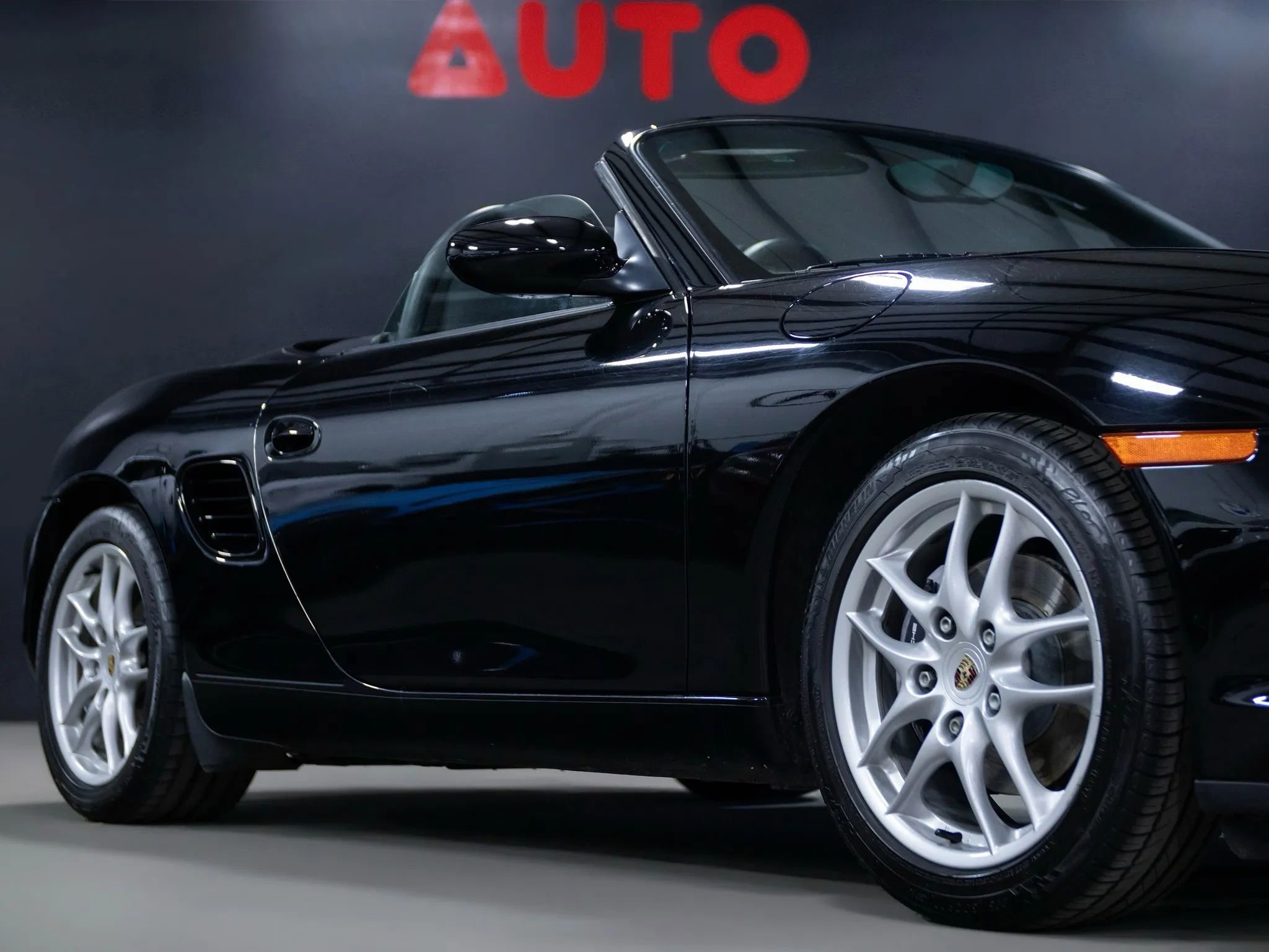 Used 2004 Porsche Boxster image 3