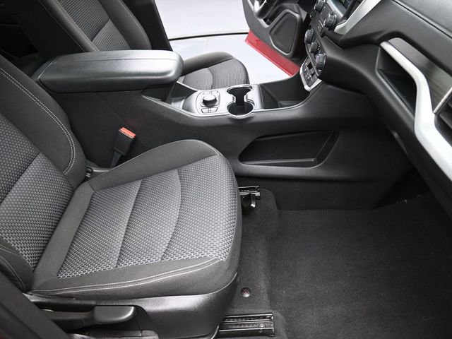 Used 2023 GMC Terrain SLE w/ Driver Convenience Package image 27