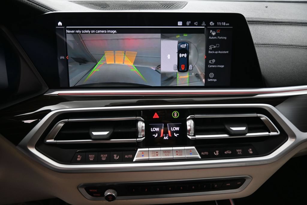 Used 2021 BMW X7 xDrive40i w/ M Sport Package AWD/4WD image 7