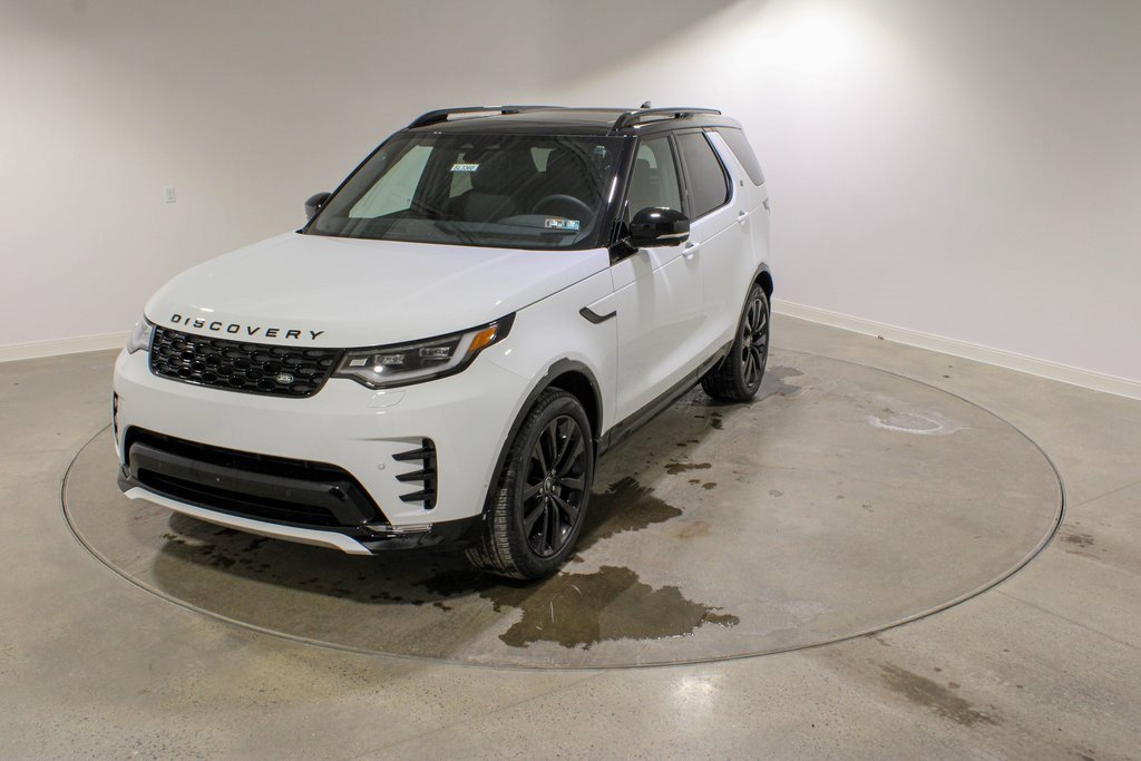 New 2026 Land Rover Discovery Dynamic SE image 1