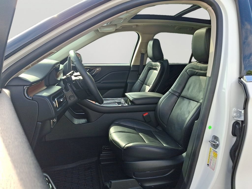 Used 2023 Lincoln Aviator Grand Touring w/ Elements Package Plus AWD/4WD image 14