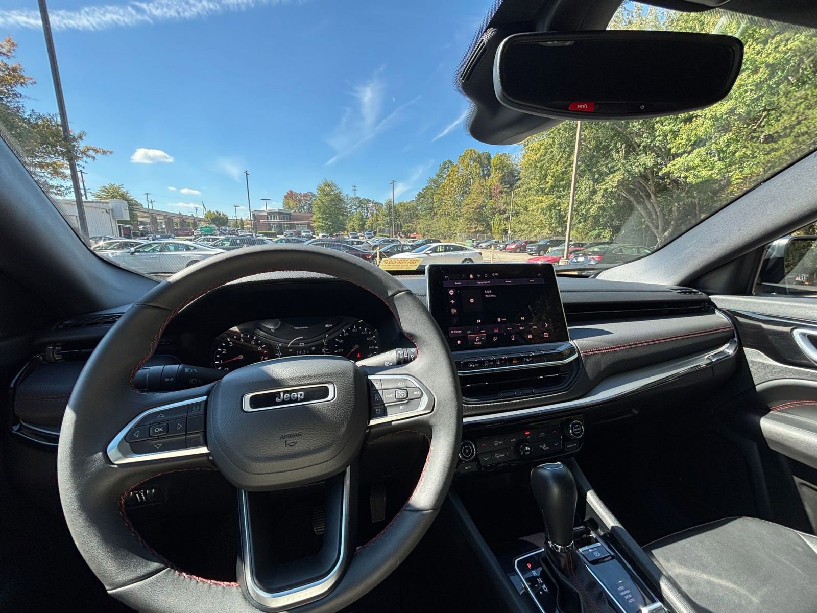 Used 2025 Jeep Compass Trailhawk image 33