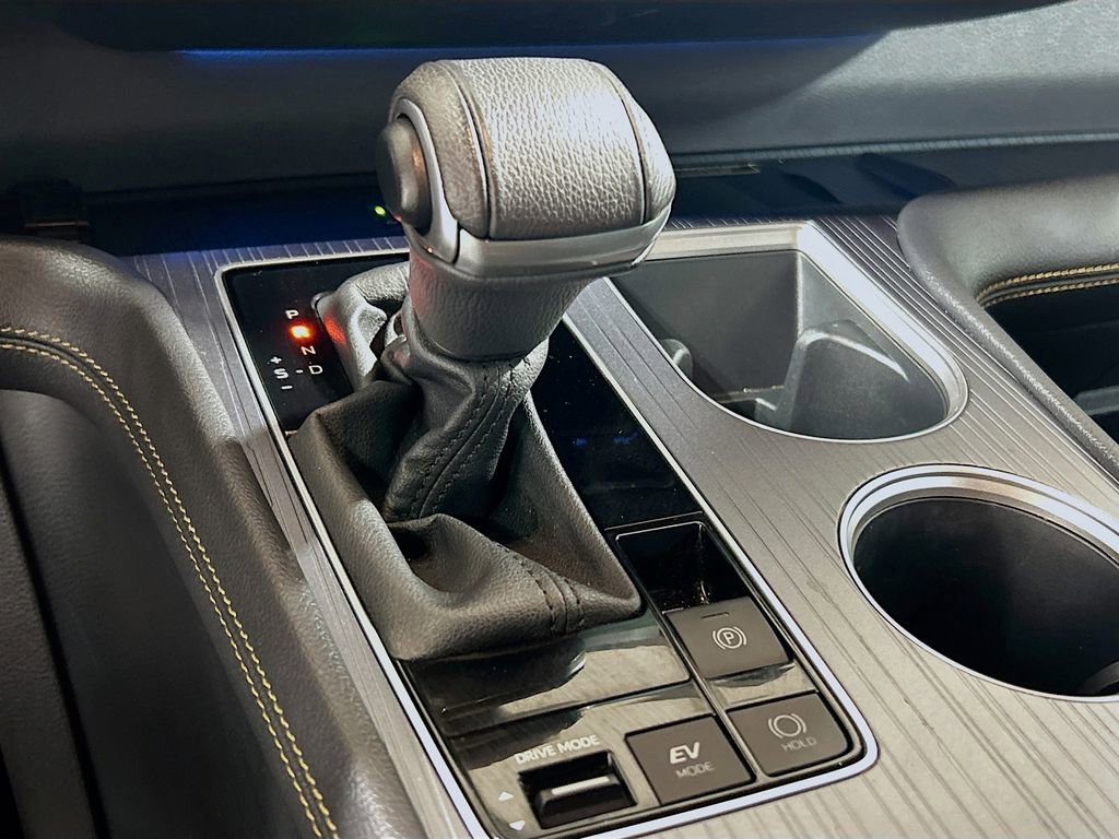 Used 2023 Toyota Sienna XLE Woodland Edition image 15