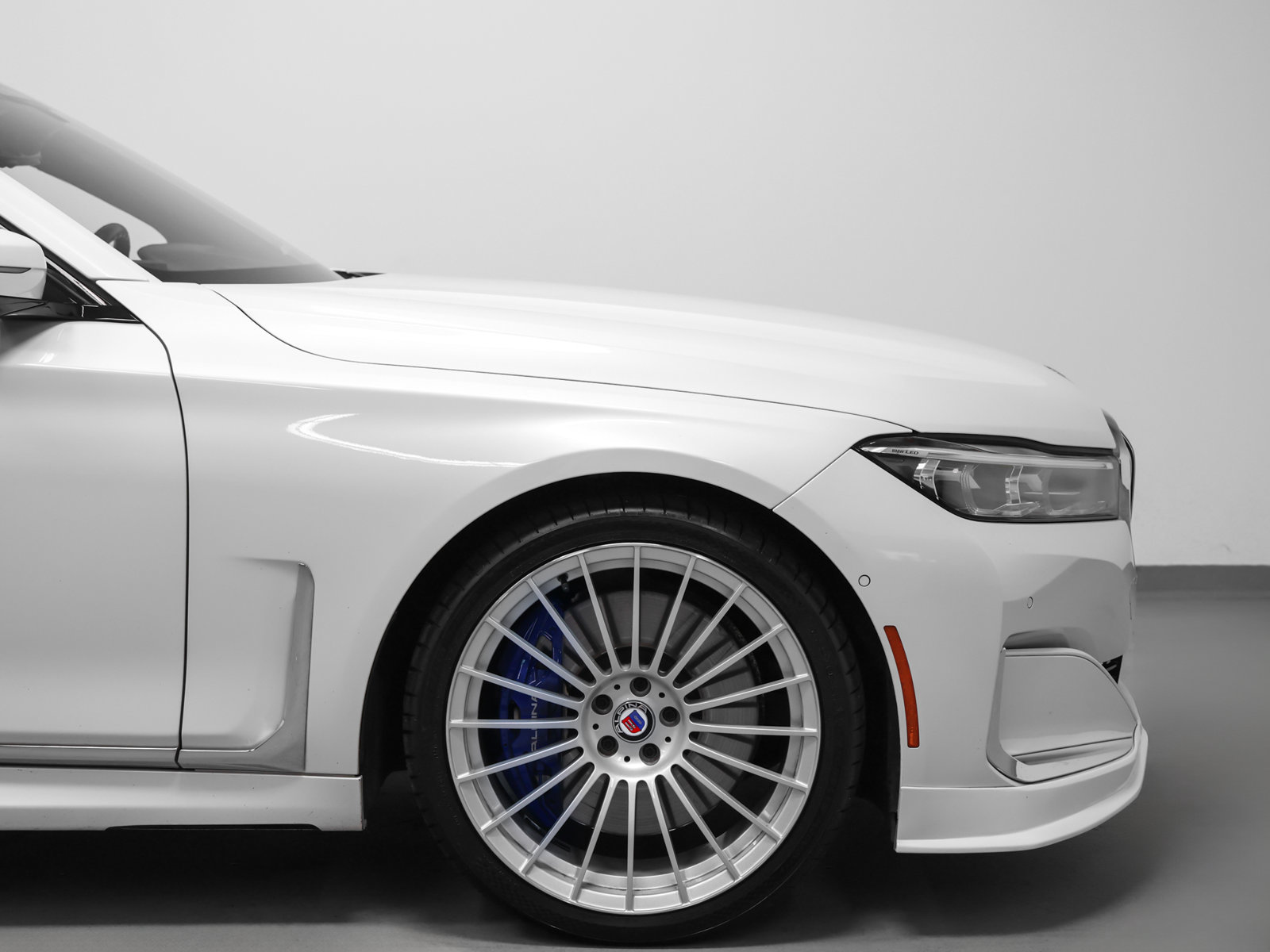 Used 2022 BMW ALPINA B7 xDrive w/ Luxury Rear Seating Package AWD/4WD image 15